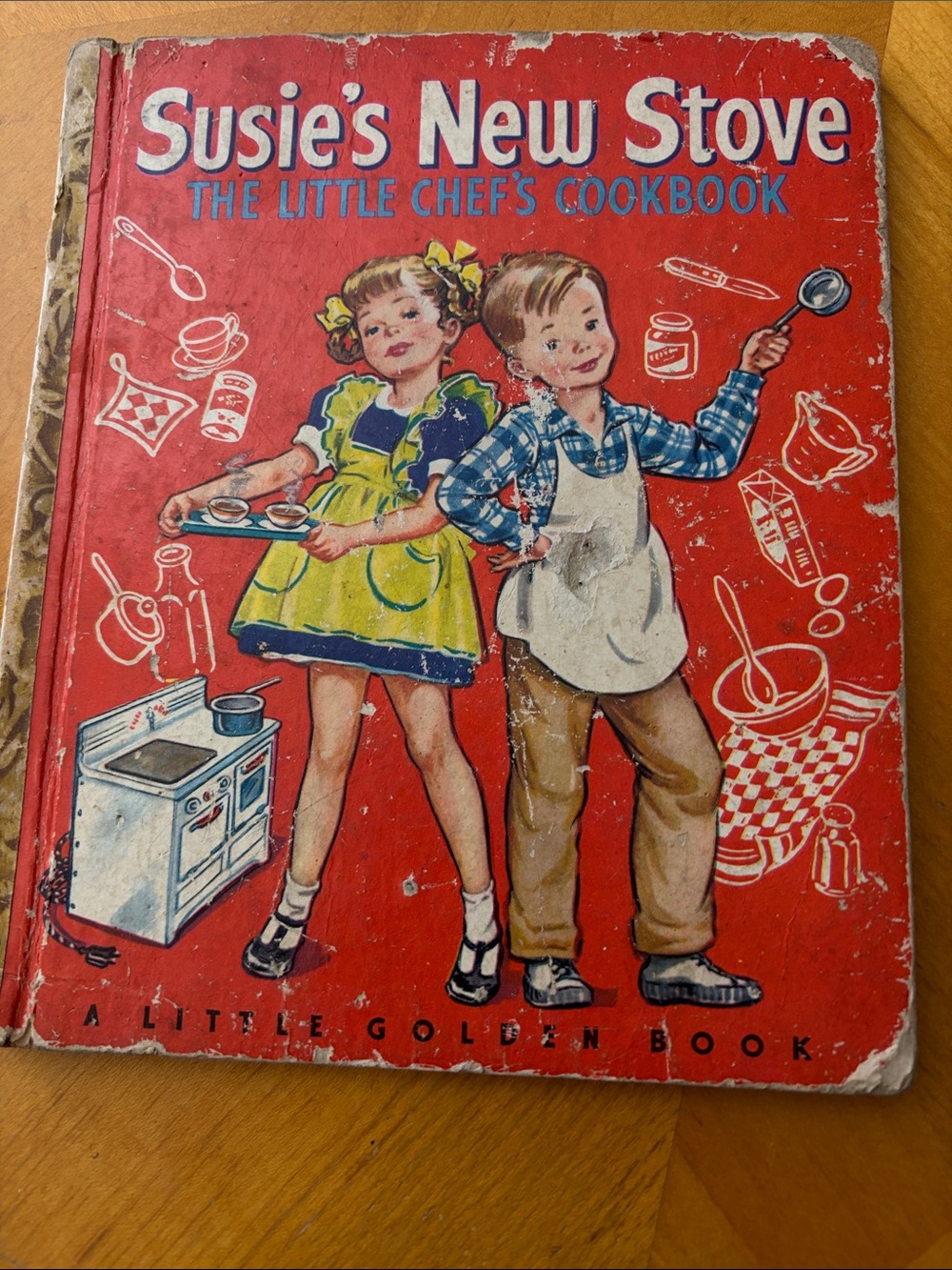 Susie's New Stove - The Little Chef's Cookbook (Red)